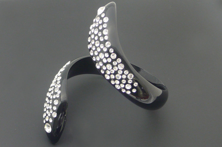 Serpenti Black Acrylic Bracelet